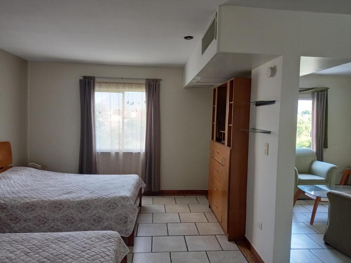 Confort Ejecutivo Suites Lindavista Guadalupe  Zewnętrze zdjęcie